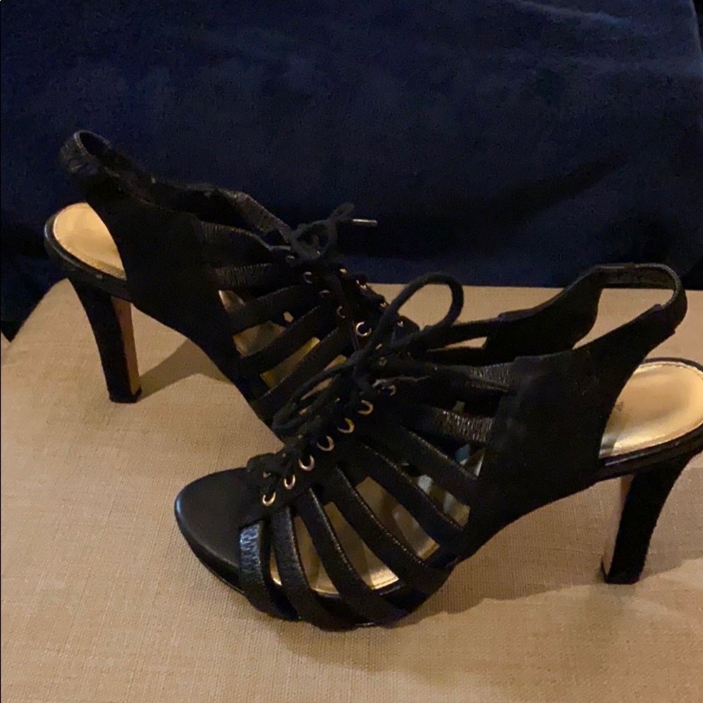 Black ANTONIO MELANI heels.
